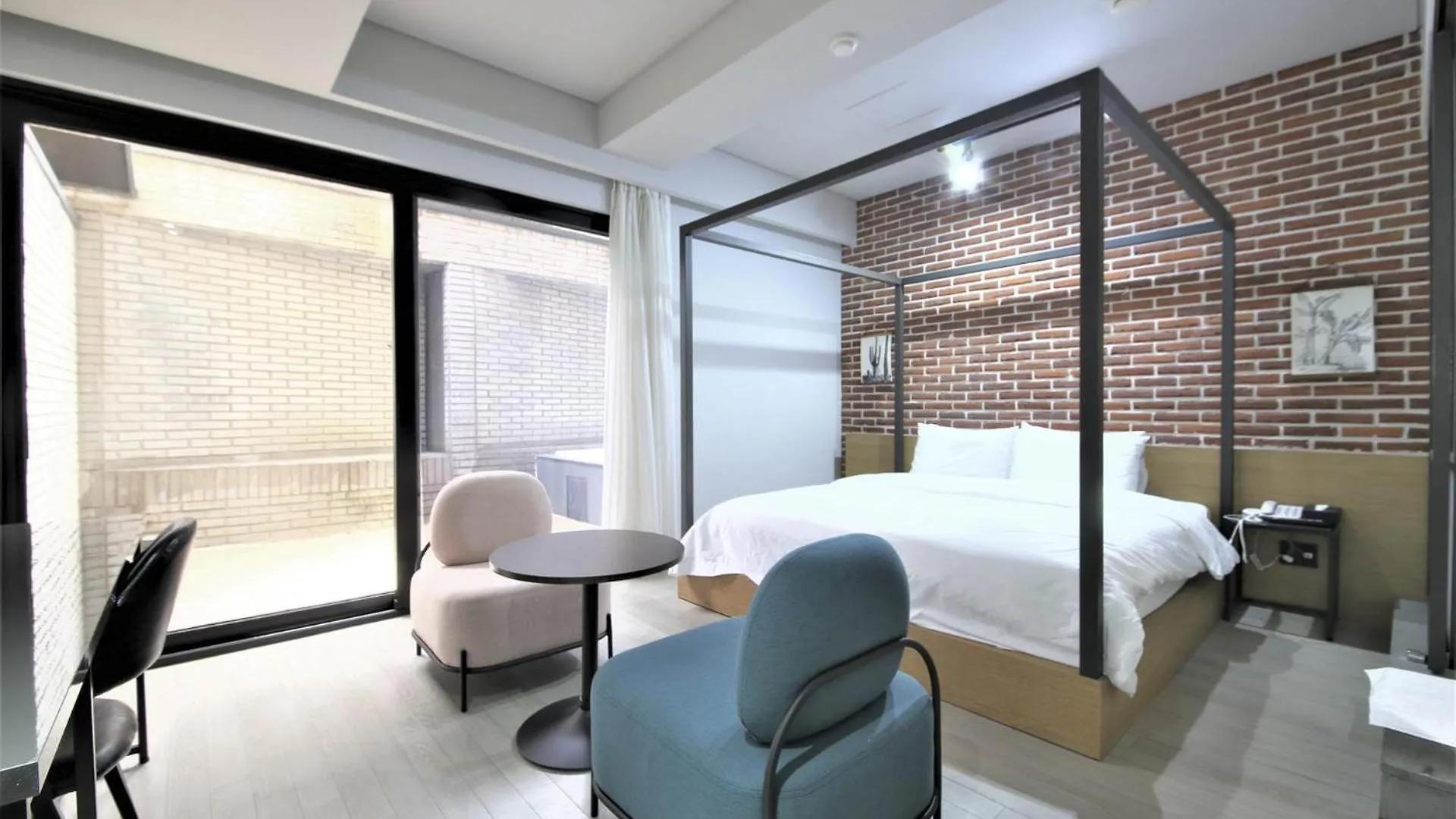 Seomyeon Hound Hotel 1St Street Busan