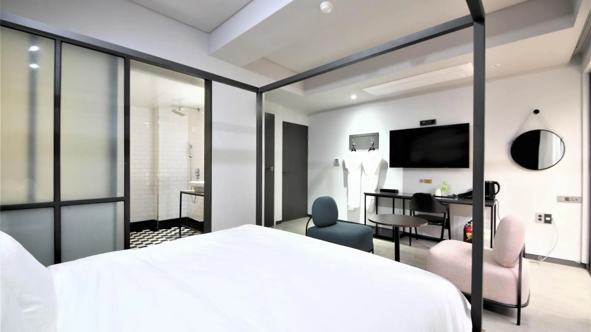 Seomyeon Hound Hotel 1St Street Busan South Korea