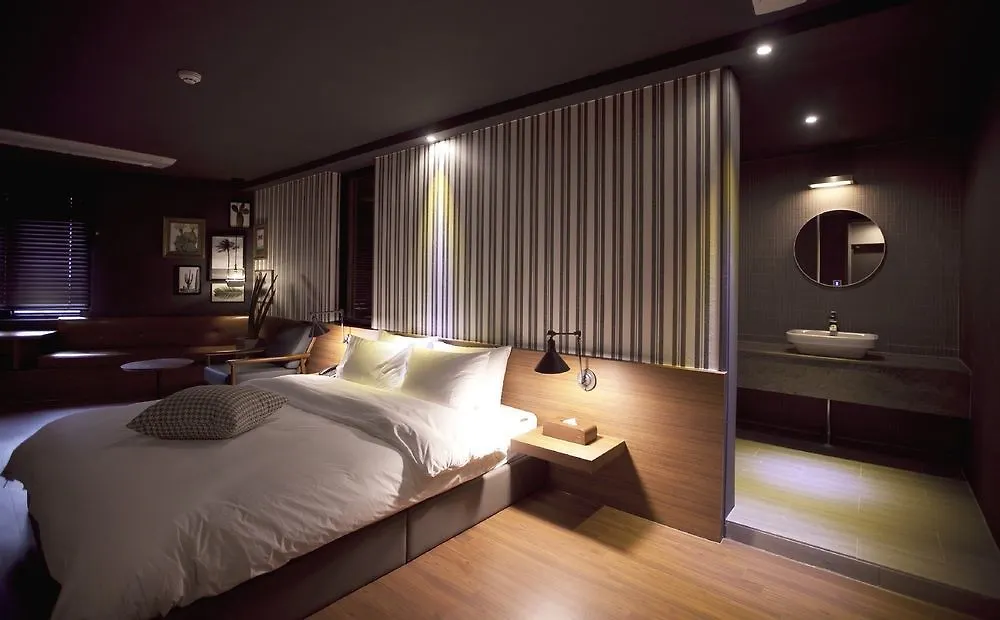 Seomyeon Hound Hotel 1St Street Busan