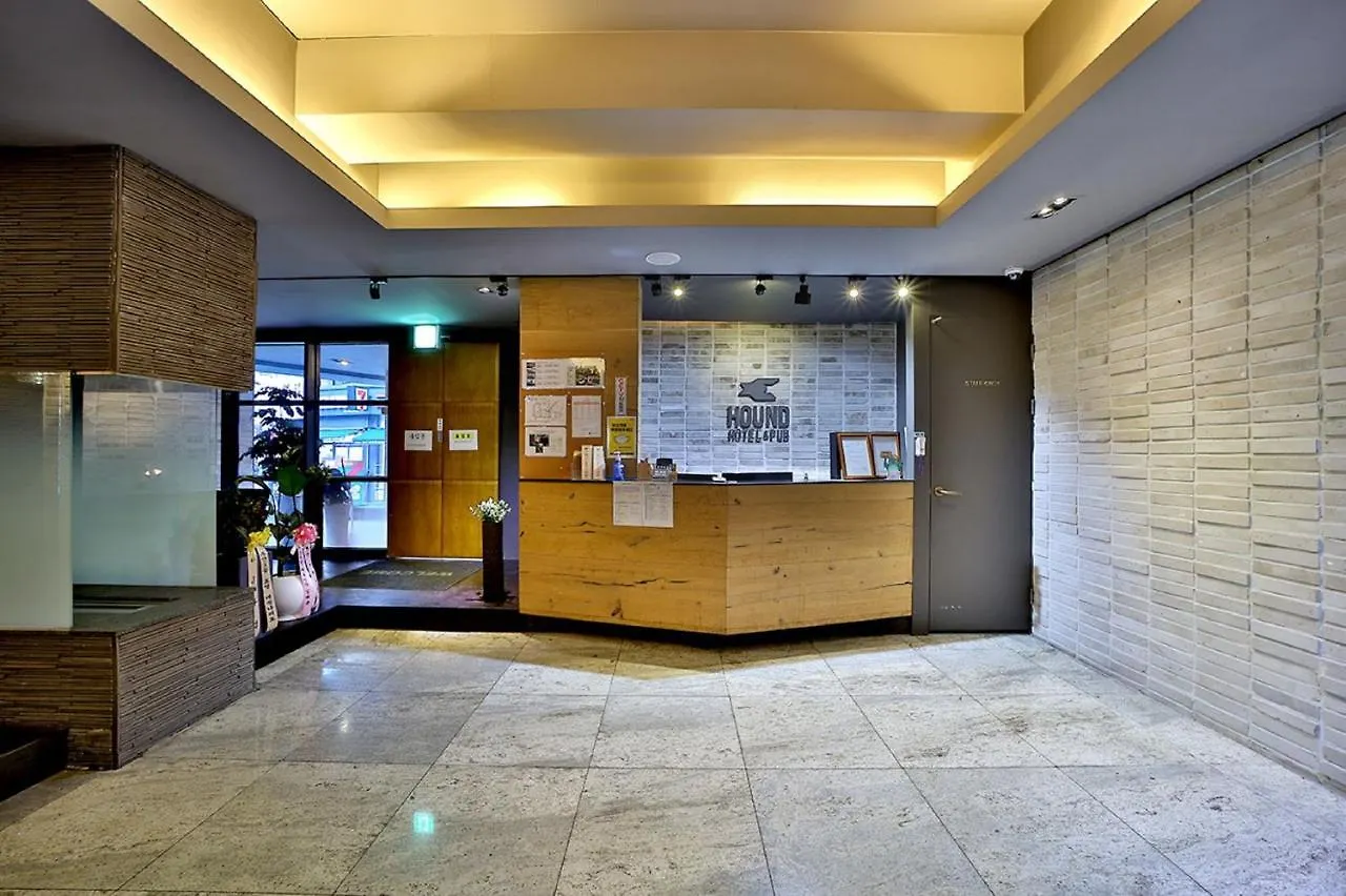 Seomyeon Hound Hotel 1St Street Puszan