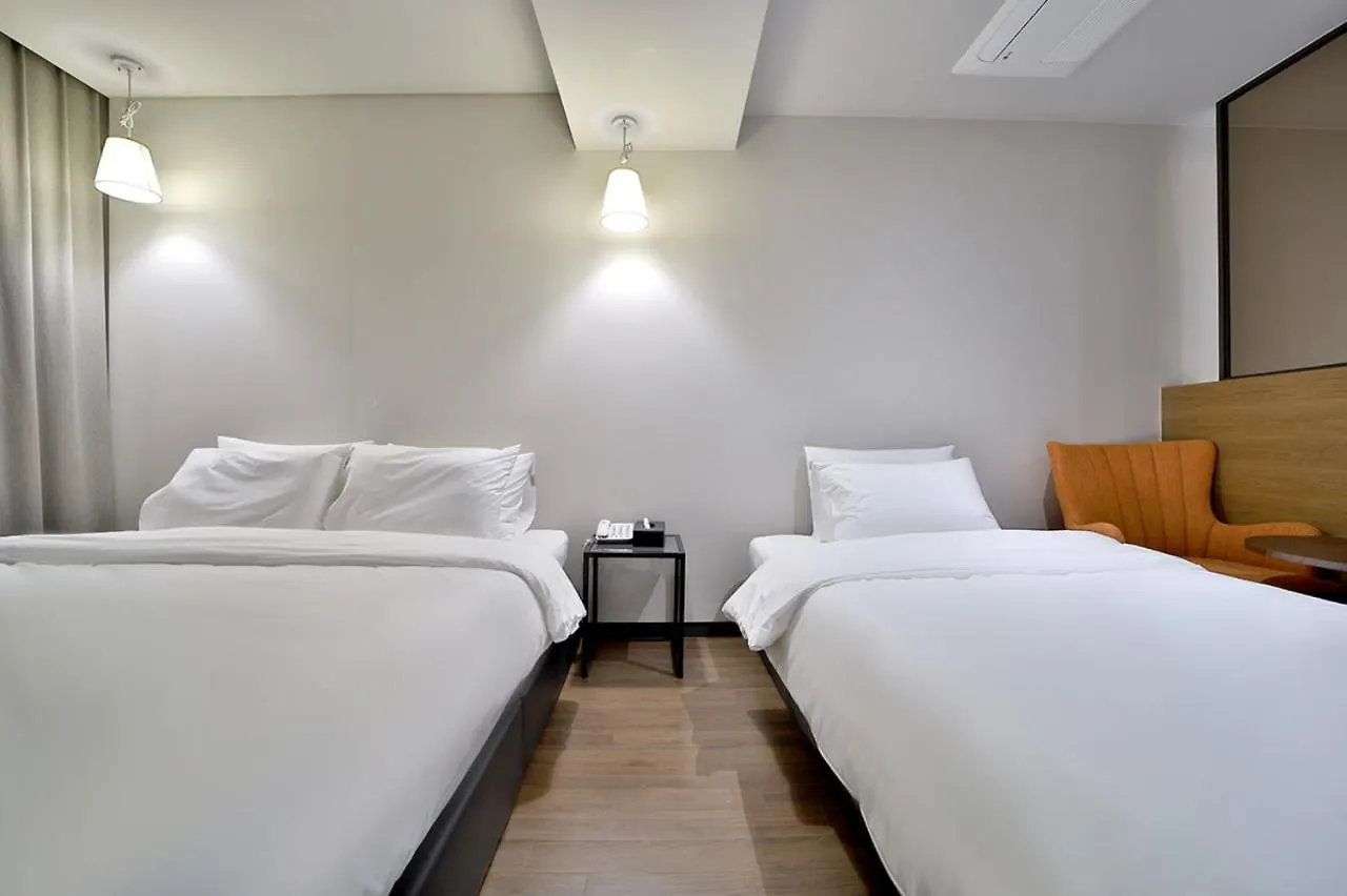 Seomyeon Hound Hotel 1St Street Puszan