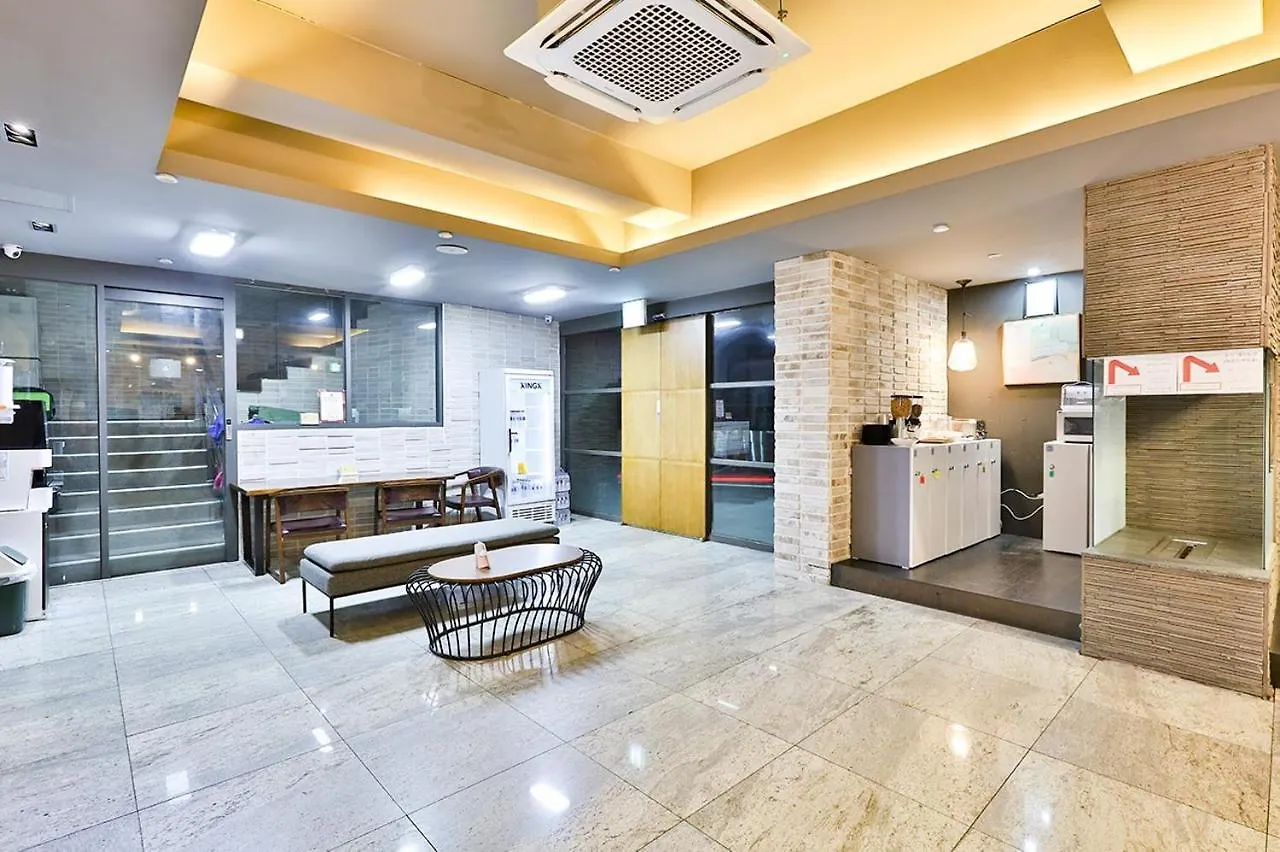 Seomyeon Hound Hotel 1St Street Puszan