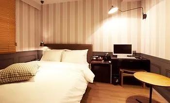 Seomyeon Hound Hotel 1St Street Puszan